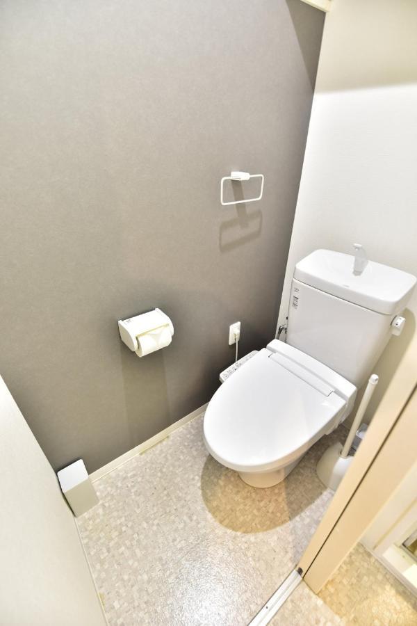 Ferienwohnung モノトーン難波 Ōsaka Exterior foto