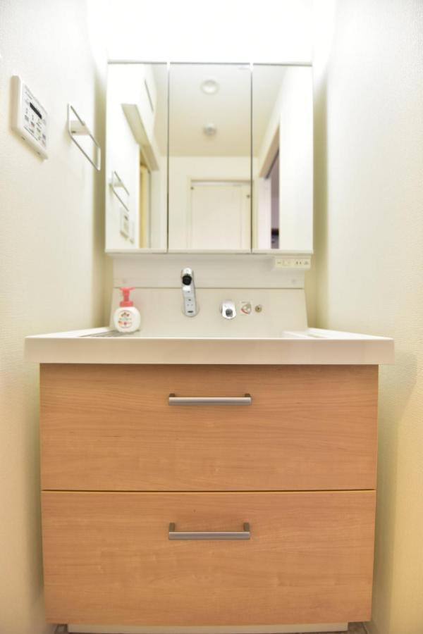 Ferienwohnung モノトーン難波 Ōsaka Exterior foto
